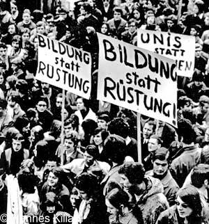 Sudentendemonstration in Stuttgart, Bildung statt Rüstung, Copyright Hannes Kilian, Foto 1970
