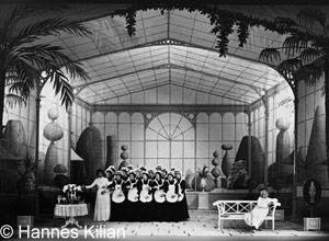 Oper Martha, Inszeinierung Loriot, ganze Bühne mit Chor, Copyright Hannes Kilian, Foto 1986